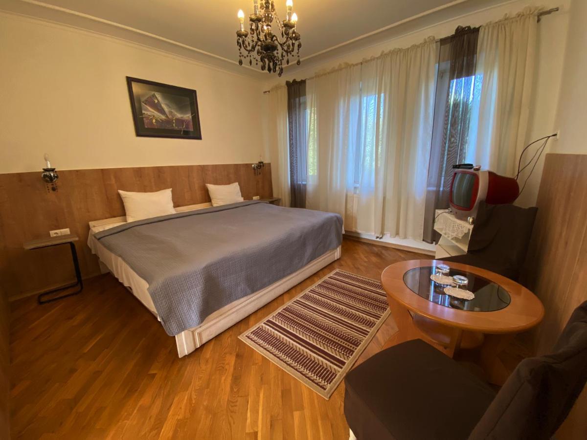 Olena Resort Briuhovîci Exterior foto
