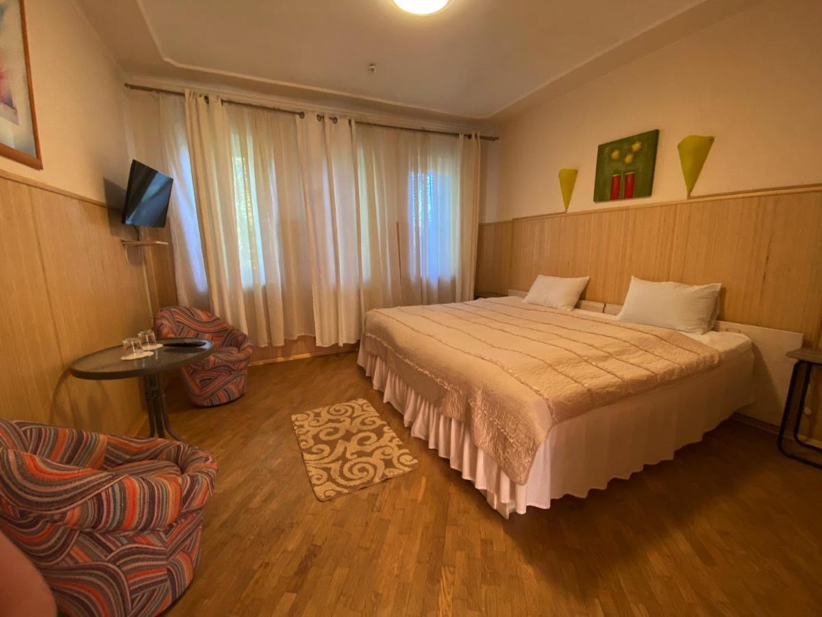 Olena Resort Briuhovîci Exterior foto