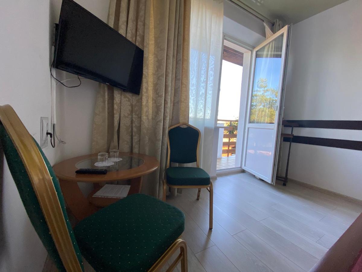 Olena Resort Briuhovîci Exterior foto