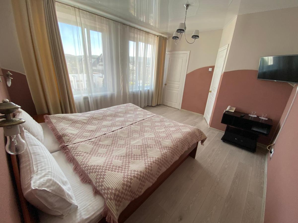 Olena Resort Briuhovîci Exterior foto
