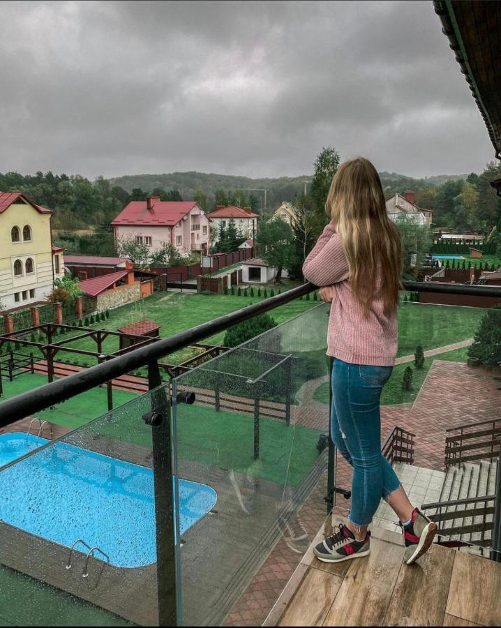 Olena Resort Briuhovîci Exterior foto